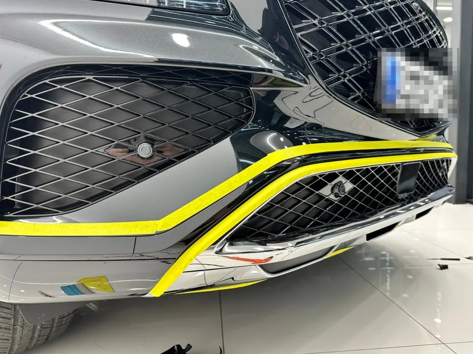 Genesis GV80のカーラッピング事例｜クロームパーツの黒化 施工写真 3-2