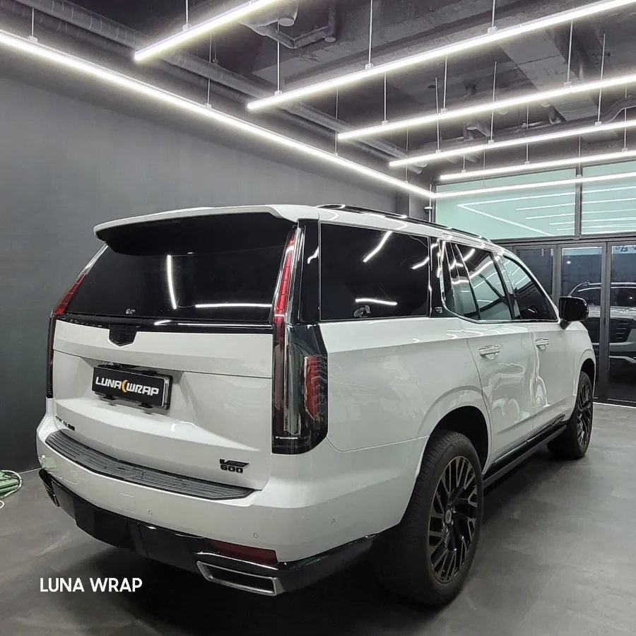 Cadillac Escaladeのカーラッピング事例｜費用目安・仕上がり 施工写真 2-1