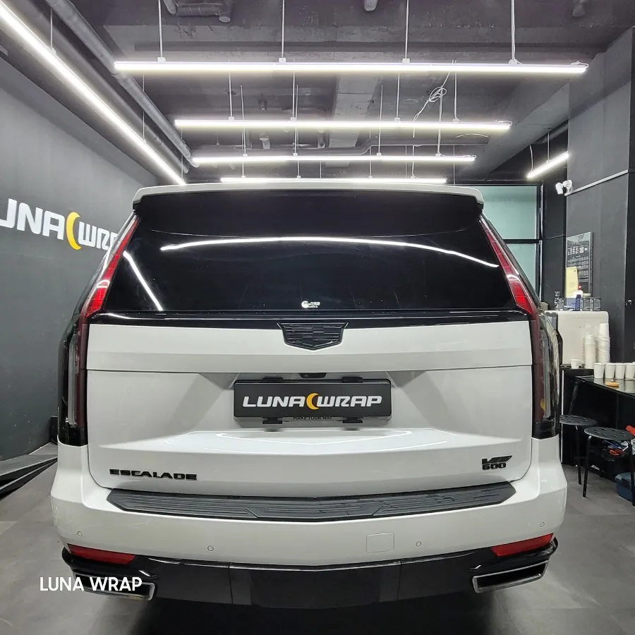 Cadillac Escaladeのカーラッピング事例｜費用目安・仕上がり 施工写真 3-1