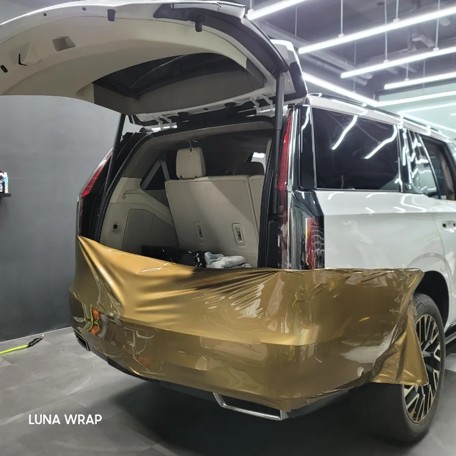 Cadillac Escaladeのカーラッピング事例｜費用目安・仕上がり 施工写真 2-3