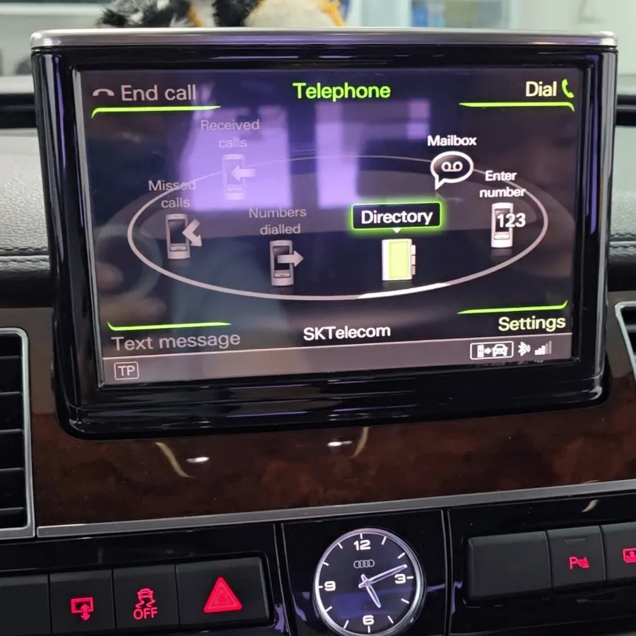 Audi A8 ambient lighting - Audi A8 Ambient Lighting Review — Enhanced Interior photo 5