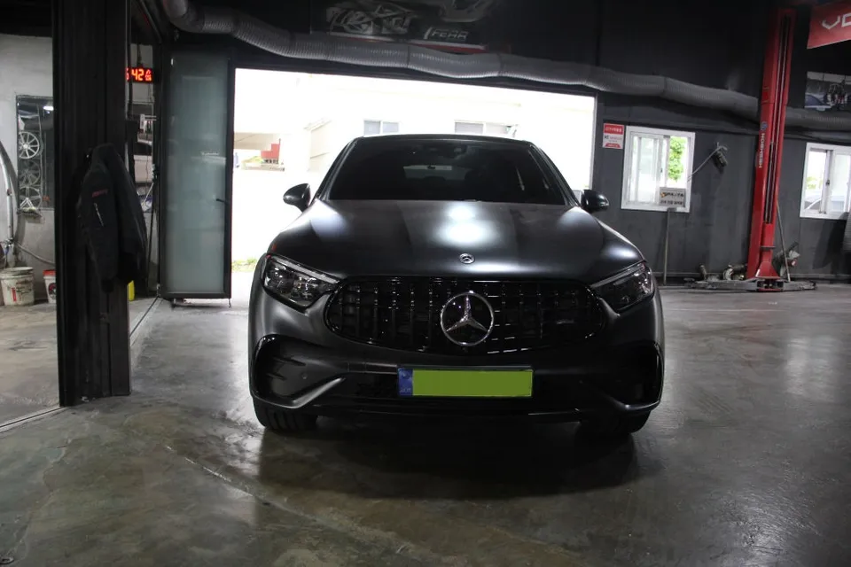 Mercedes-Benz GLCのホイールリペア・塗装事例 施工写真 3