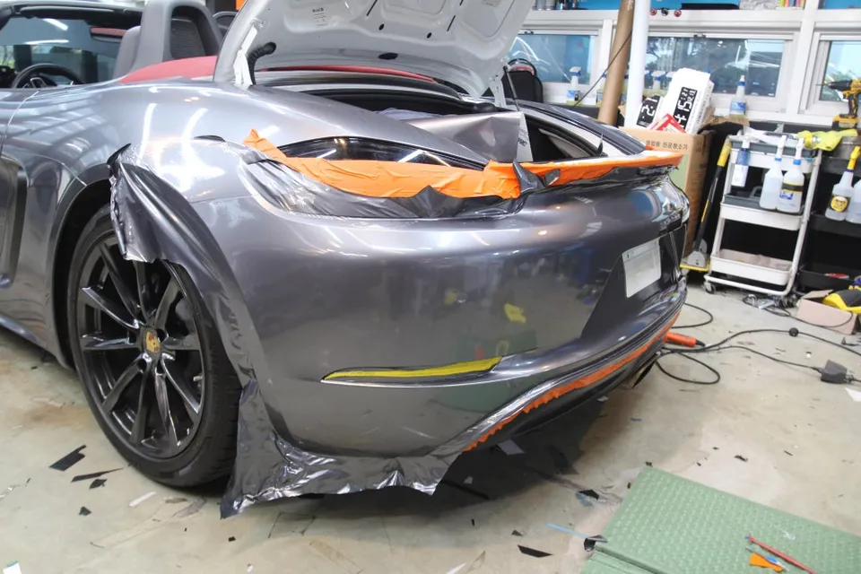 ポルシェ 718 Boxsterのカーラッピング事例|費用目安・仕上がり 施工写真 3-3