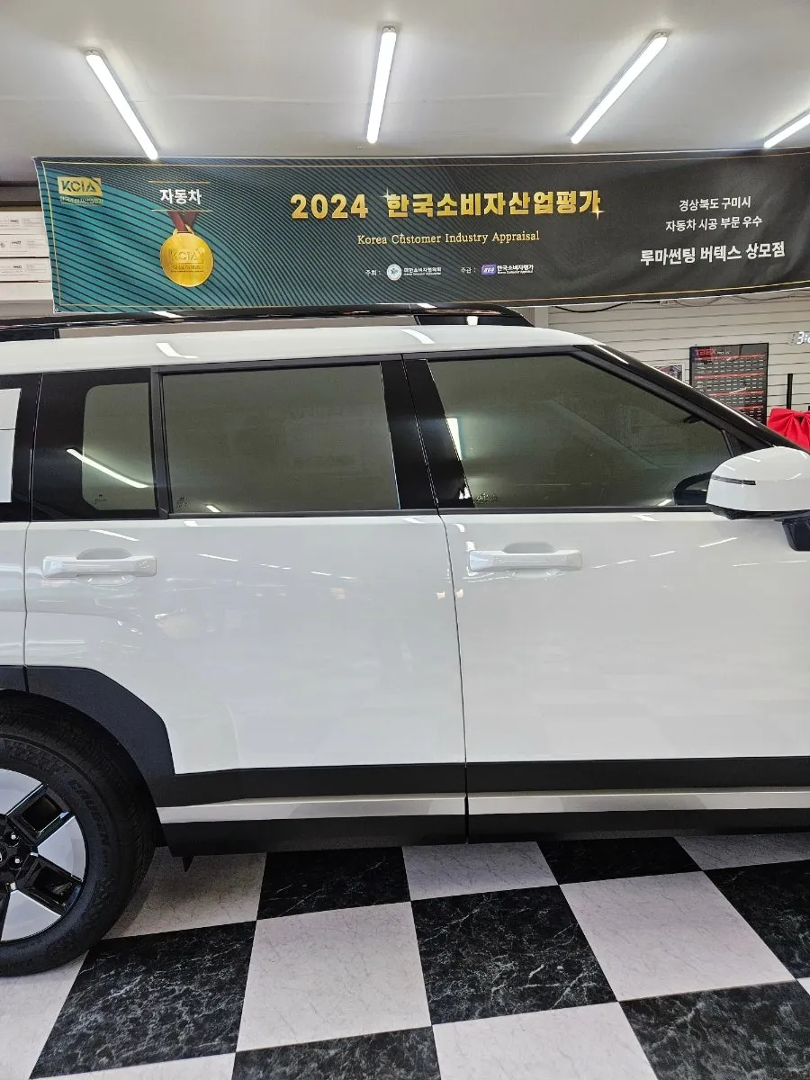 Hyundai Santa Fe window tinting - Hyundai Santa Fe Window Tinting Review — Affordable Reflective Fi photo 4