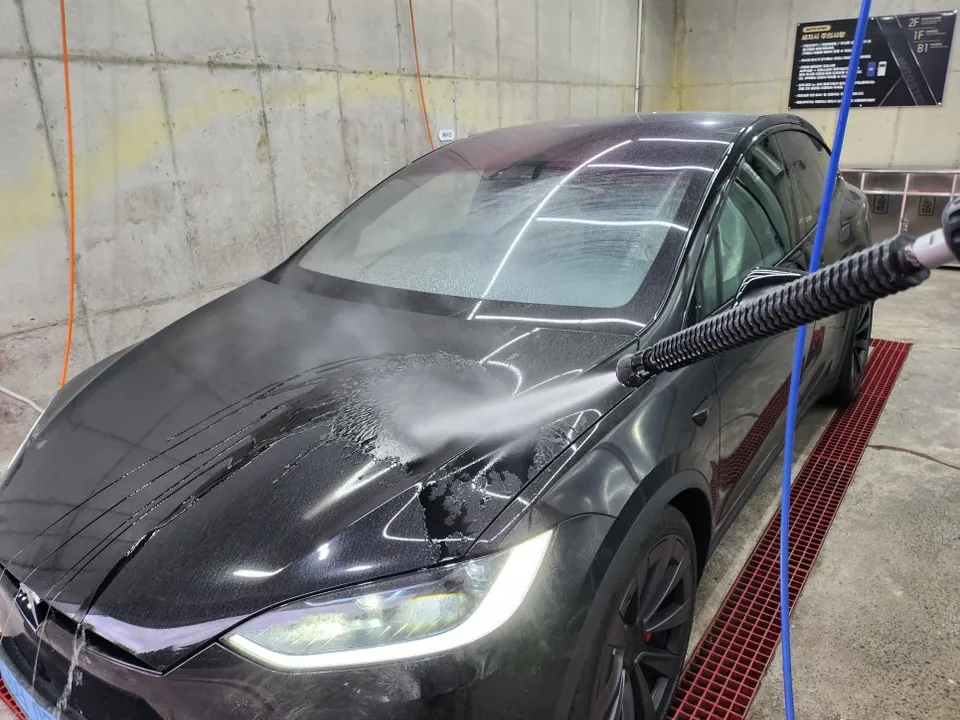 Tesla Model Y PPF施工事例|費用目安と仕上がり 施工写真 2-1