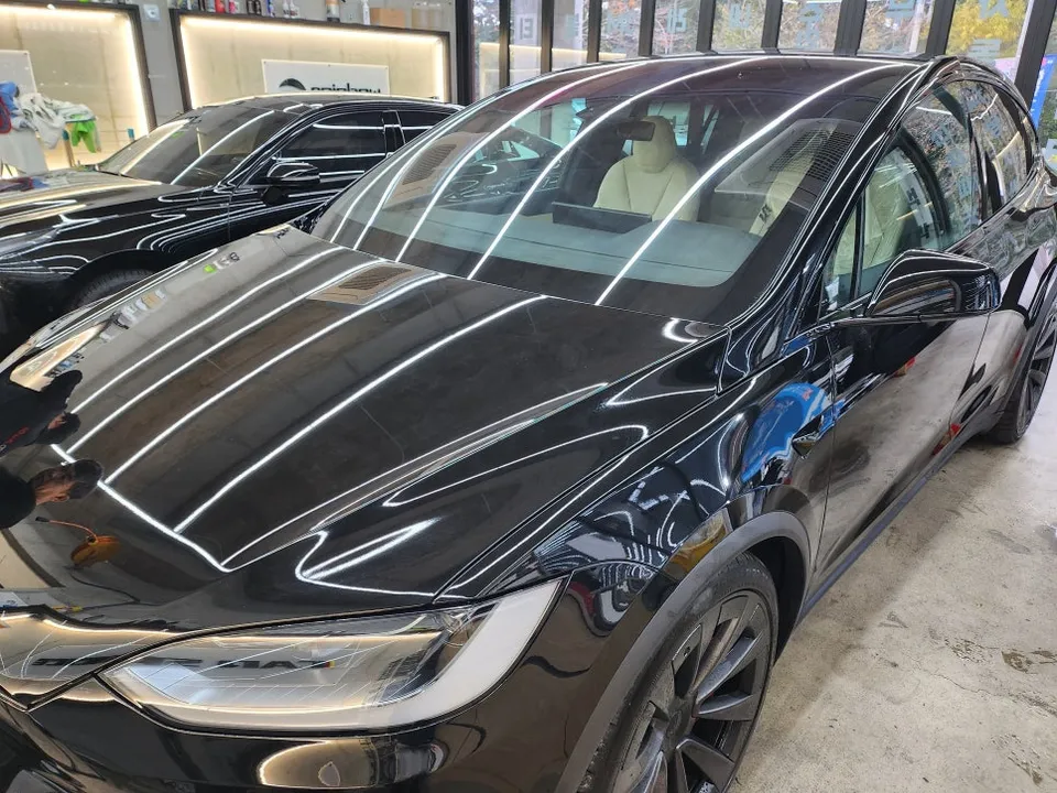 Tesla Model Y PPF施工事例|費用目安と仕上がり 施工写真 1-2