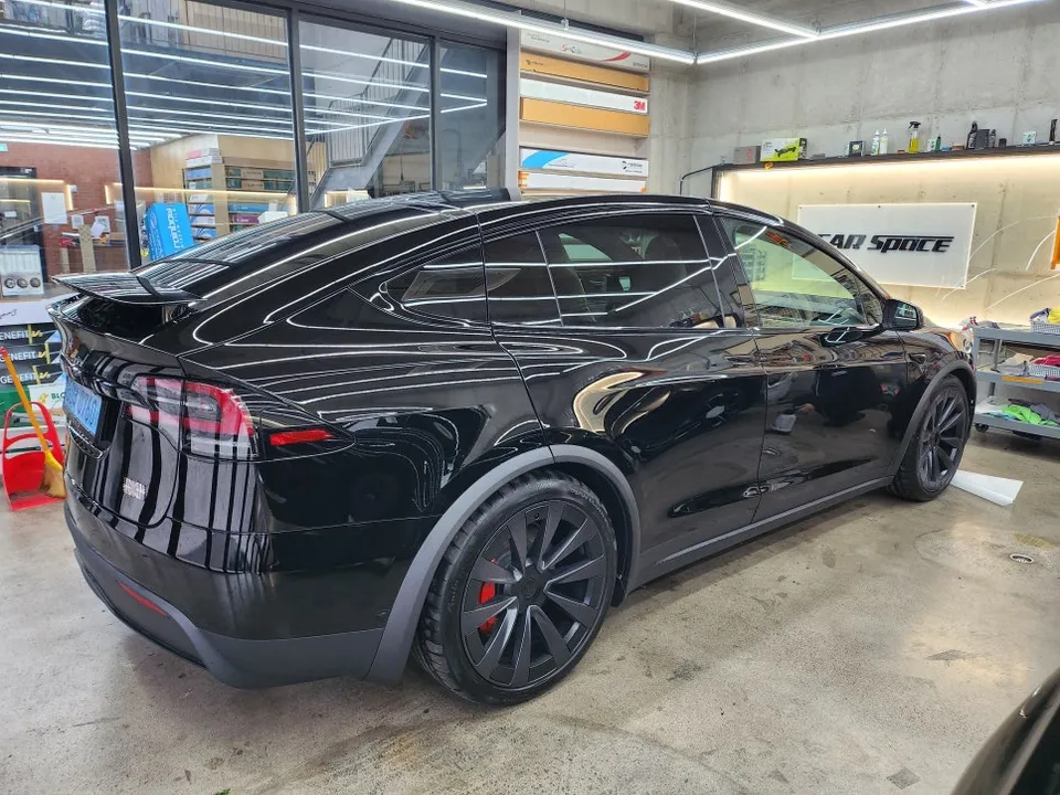 Tesla Model Y PPF施工事例|費用目安と仕上がり 施工写真 2-2