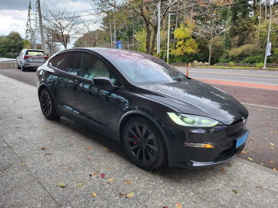 Tesla Model Y PPF施工事例|費用目安と仕上がり 施工写真 1-3