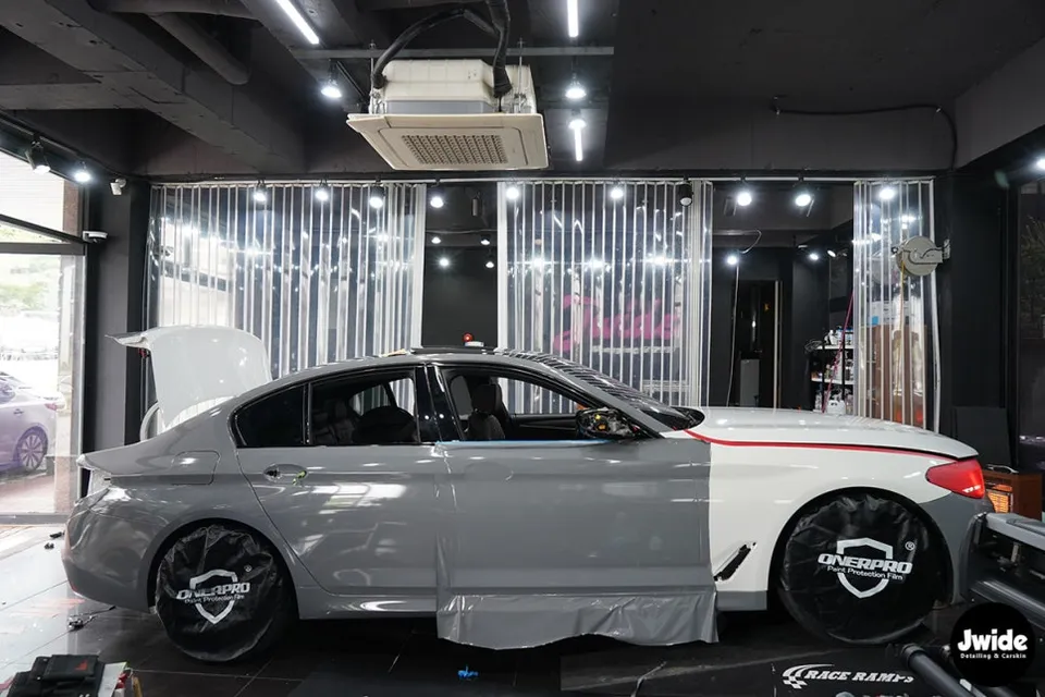 BMW 5 SeriesのPPF施工事例｜費用目安と仕上がり 施工写真 1-2