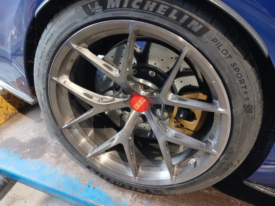 BMW 5 Series wheel repair - BMW 5 Series 20" Wheel Refinishing Review — Semi-Gloss Black photo 6