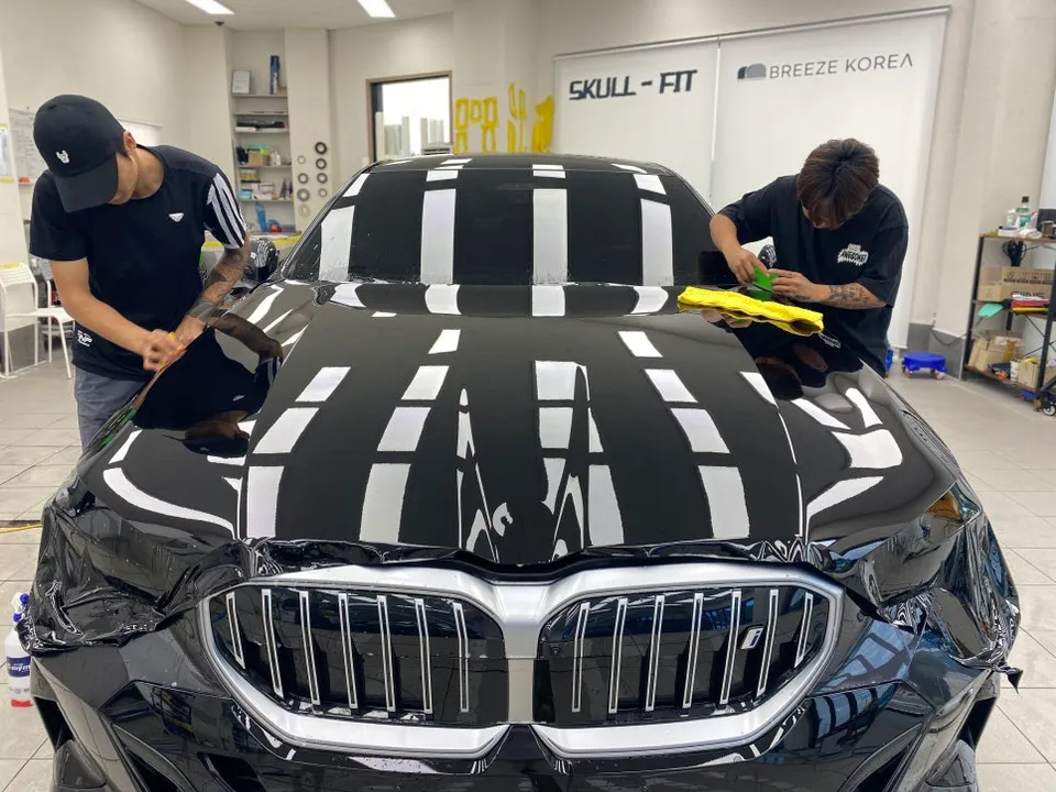 BMW i5のブラックPPF施工事例｜費用目安と仕上がり 施工写真 1-3