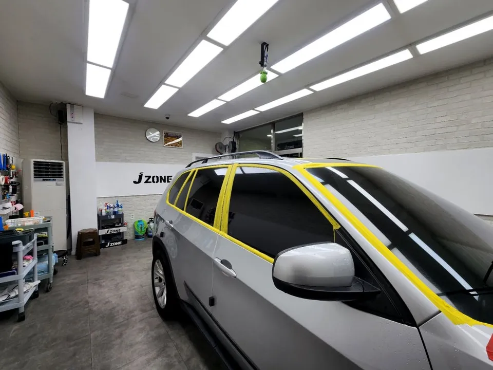 BMW X5のカーフィルム施工事例|費用目安・仕上がり 施工写真 2-1