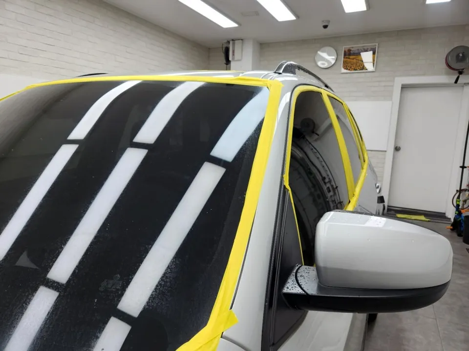 BMW X5のカーフィルム施工事例|費用目安・仕上がり 施工写真 1-2