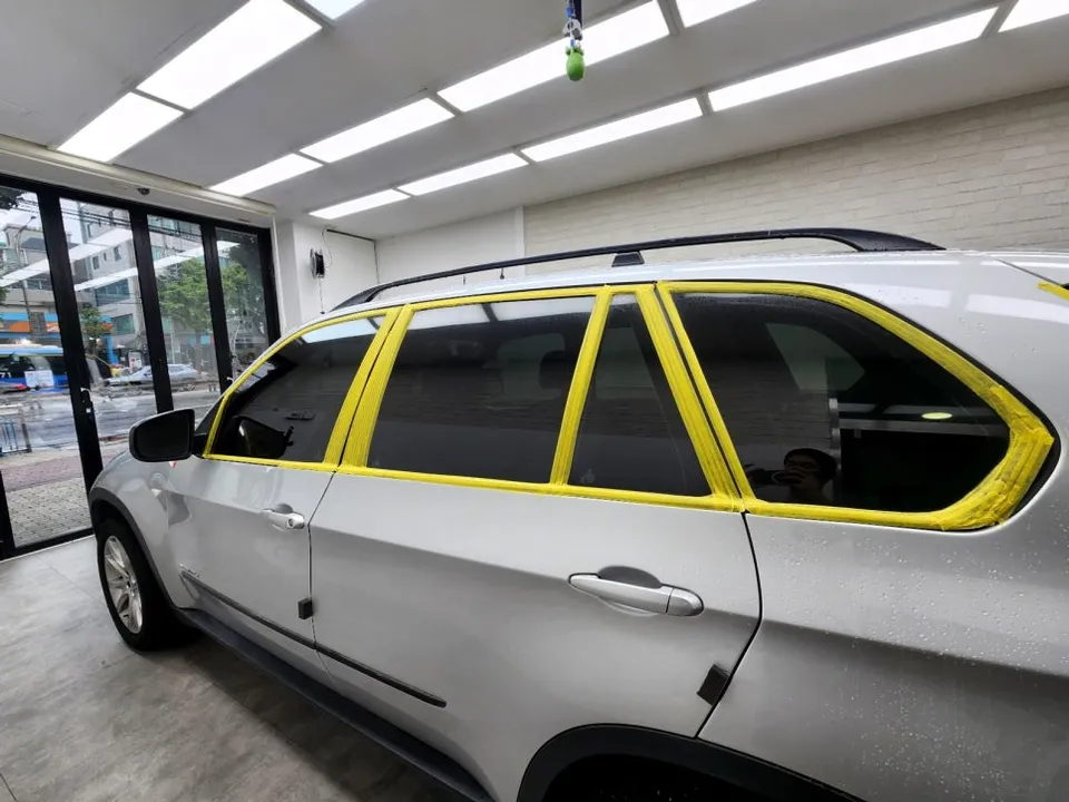 BMW X5のカーフィルム施工事例|費用目安・仕上がり 施工写真 3-2