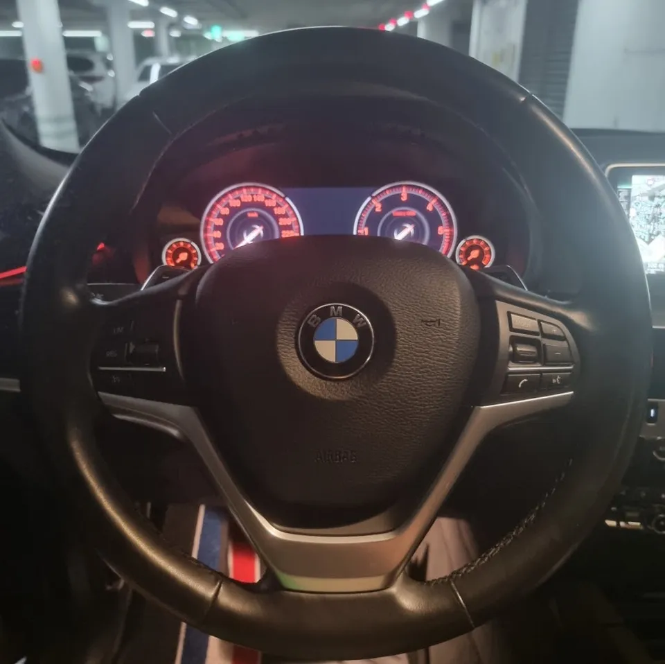BMW X5のドラレコ取付事例|費用目安・仕上がり 施工写真 3-1