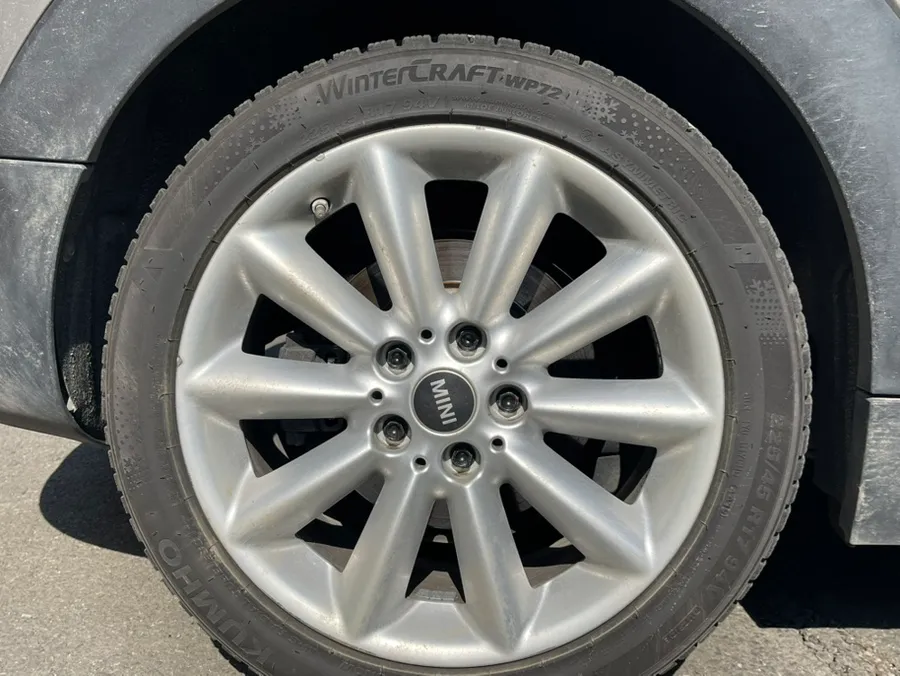 MINI Clubmanのホイールリペア・塗装事例 施工写真 2-2