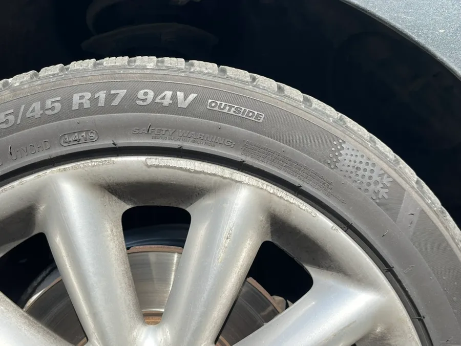 MINI Clubmanのホイールリペア・塗装事例 施工写真 3-2