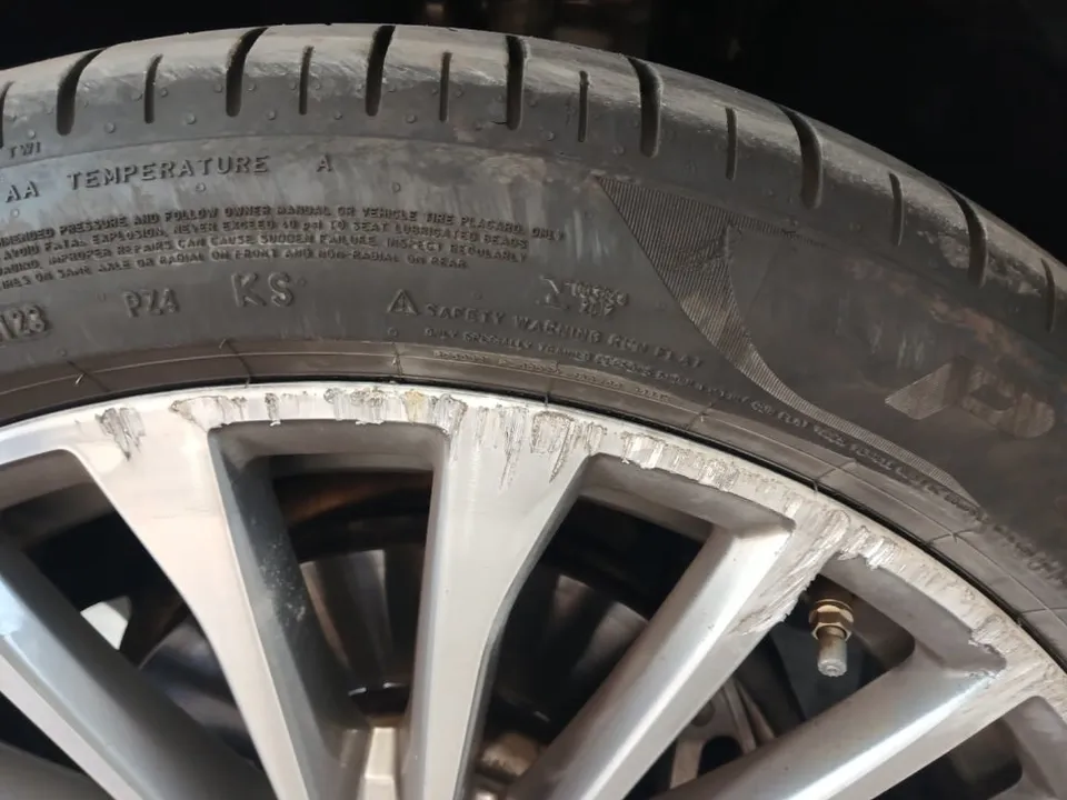 BMW X7 wheel repair - BMW X7 Wheel Repair & Refinishing Review — Diamond Cut Restored photo 3