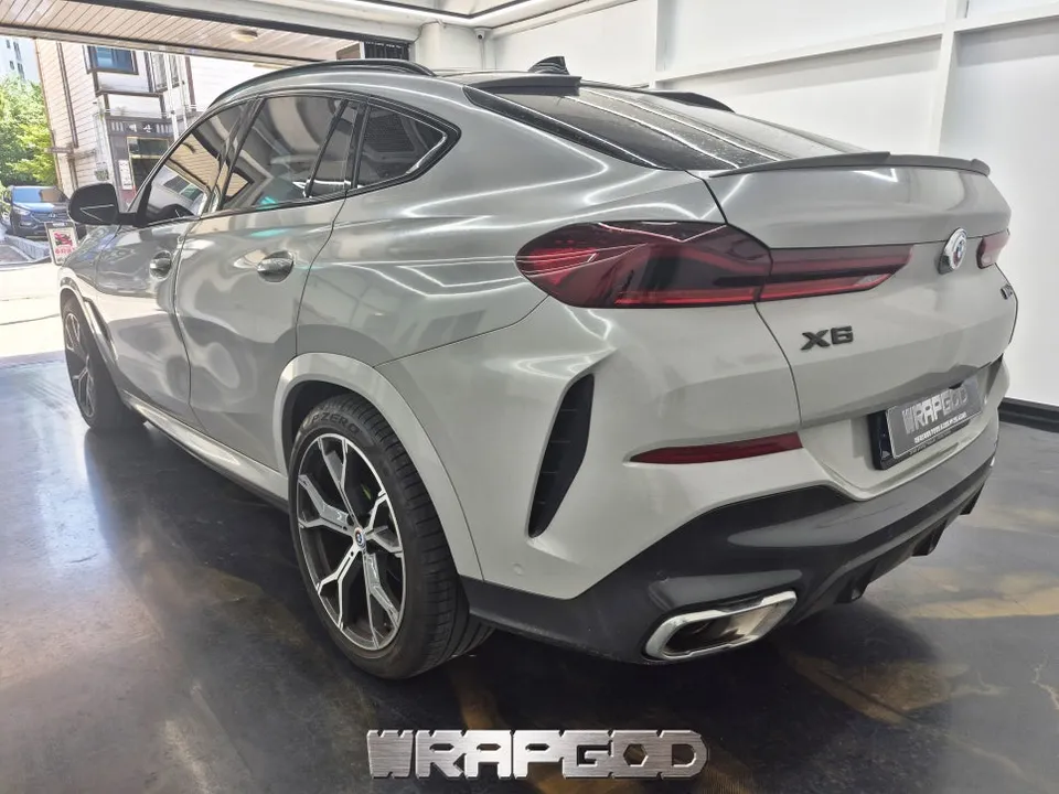 BMW X6 G06のカーラッピング事例|費用目安・仕上がり 施工写真 2-1
