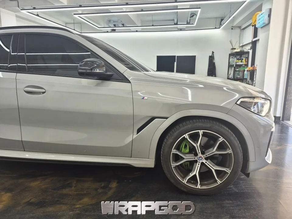 BMW X6 G06のカーラッピング事例|費用目安・仕上がり 施工写真 3-2
