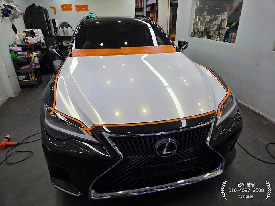 Lexus LS 500hのカーラッピング事例 施工写真 3-2