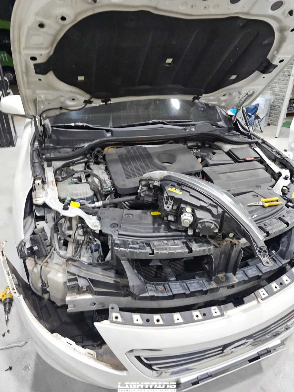 BMW M5のカーフィルム施工事例|費用目安と仕上がり 施工写真 1-2