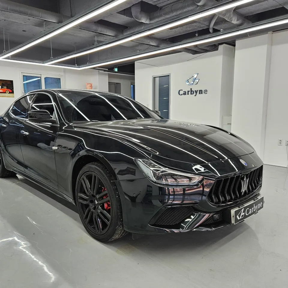 Maserati Ghibliのカーラッピング事例 施工写真 2