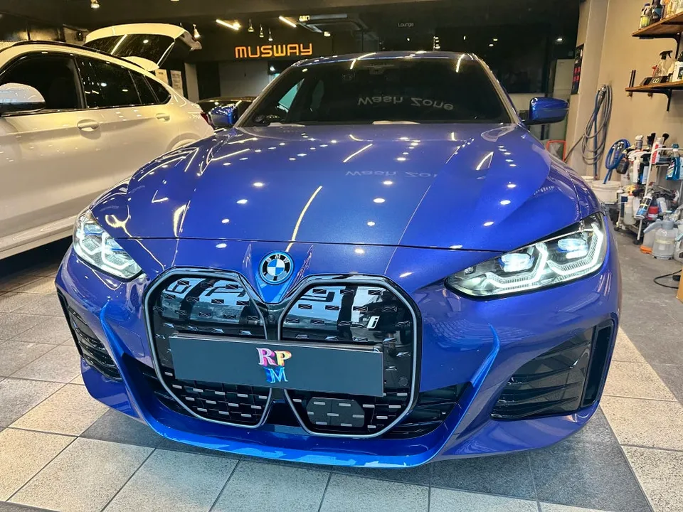 BMW i4 surround view camera review