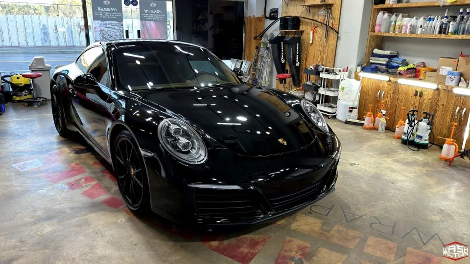 ポルシェ 911カレラ カーラッピング事例|費用目安・仕上がり 施工写真 2-1
