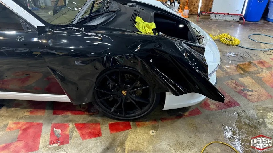 ポルシェ 911カレラ カーラッピング事例|費用目安・仕上がり 施工写真 3-2