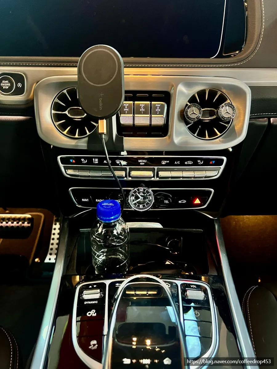 Mercedes-Benz G-Class ambient lighting - Mercedes-Benz G400d Ambient Lighting Review — Enhanced Interior A photo 4