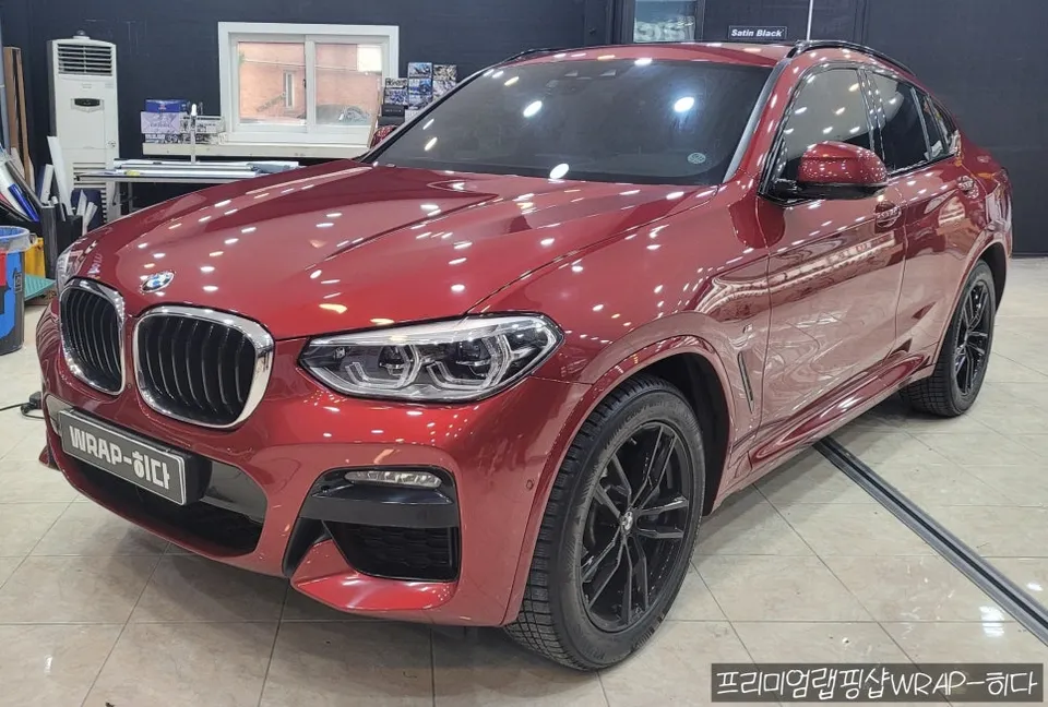 BMW X4のカーラッピング事例 施工写真 4-1