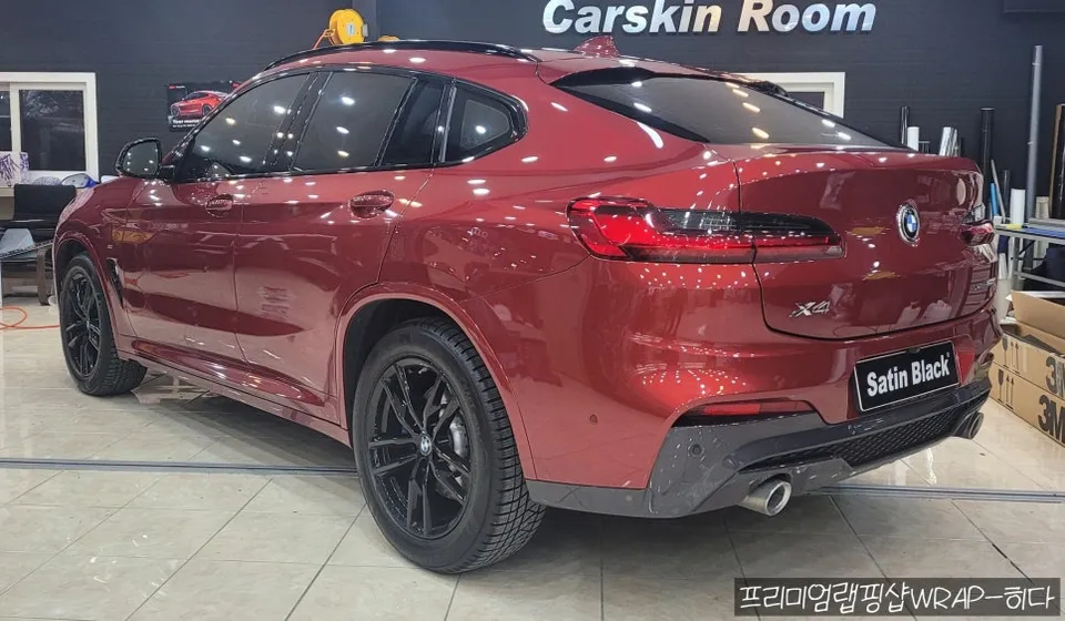 BMW X4のカーラッピング事例 施工写真 1-2