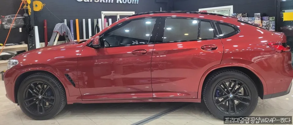 BMW X4のカーラッピング事例 施工写真 3-2