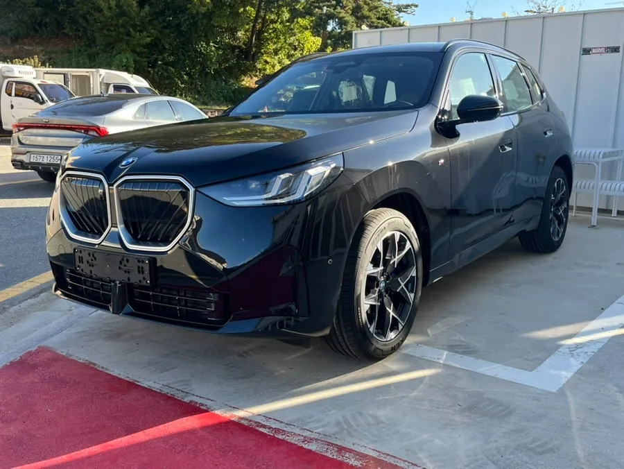 BMW X3 PPF施工事例:傷防止と美観維持 施工写真 3-3