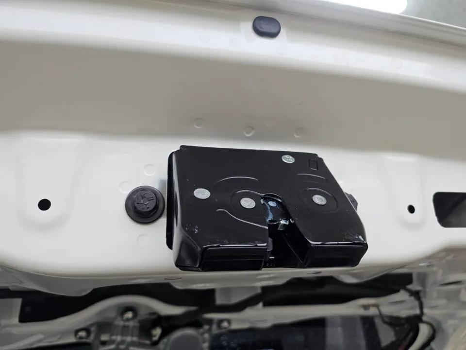 SsangYong Torres oem options - SsangYong Torres Power Tailgate Retrofit Review photo 7