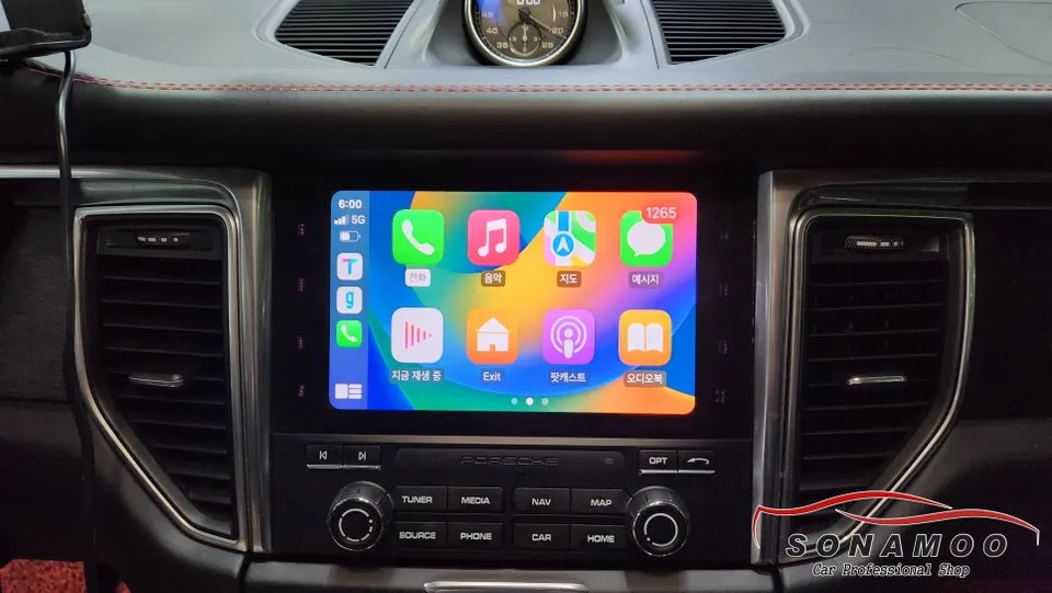 Porsche MacanのAndroid Auto・CarPlay取付事例 施工写真 4-2