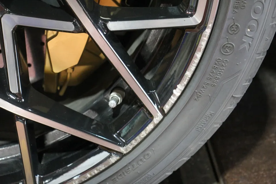 BMW M8 wheel repair - BMW M8 Wheel Repair & Painting Review: CNC Machining Perfection photo 4