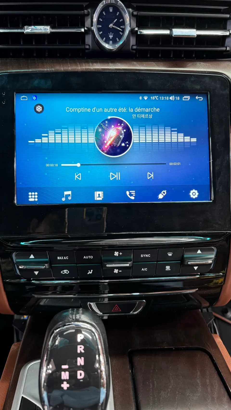 Maserati QuattroporteのAndroid Auto・CarPlay取付事例 施工写真 3-1