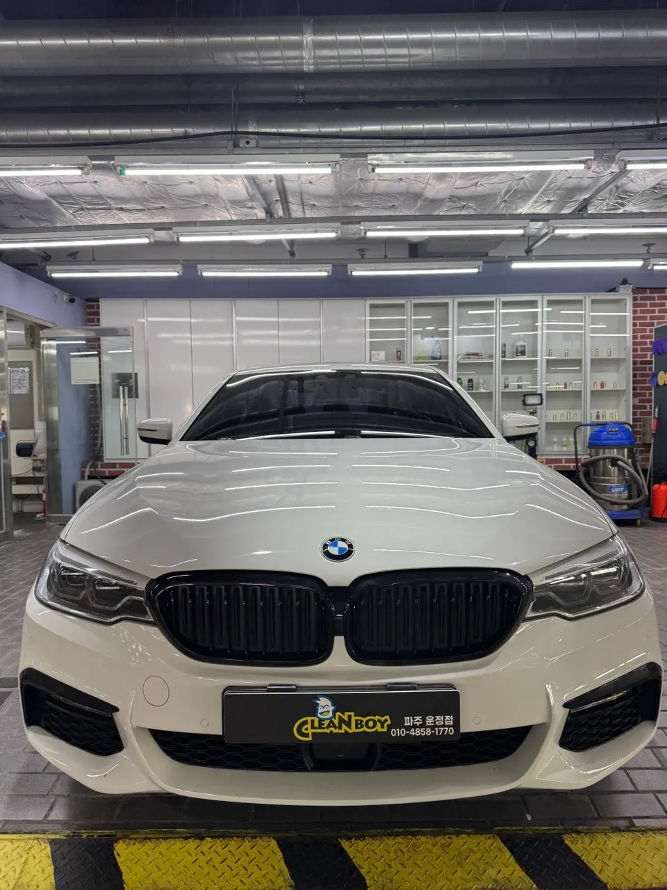 BMW 5 Seriesのガラスコーティング事例｜韓国での施工例 写真