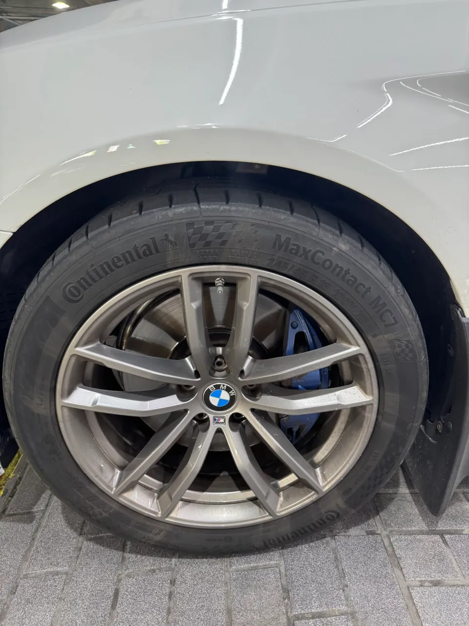BMW 5 Seriesのガラスコーティング事例|韓国での施工例 施工写真 1-1