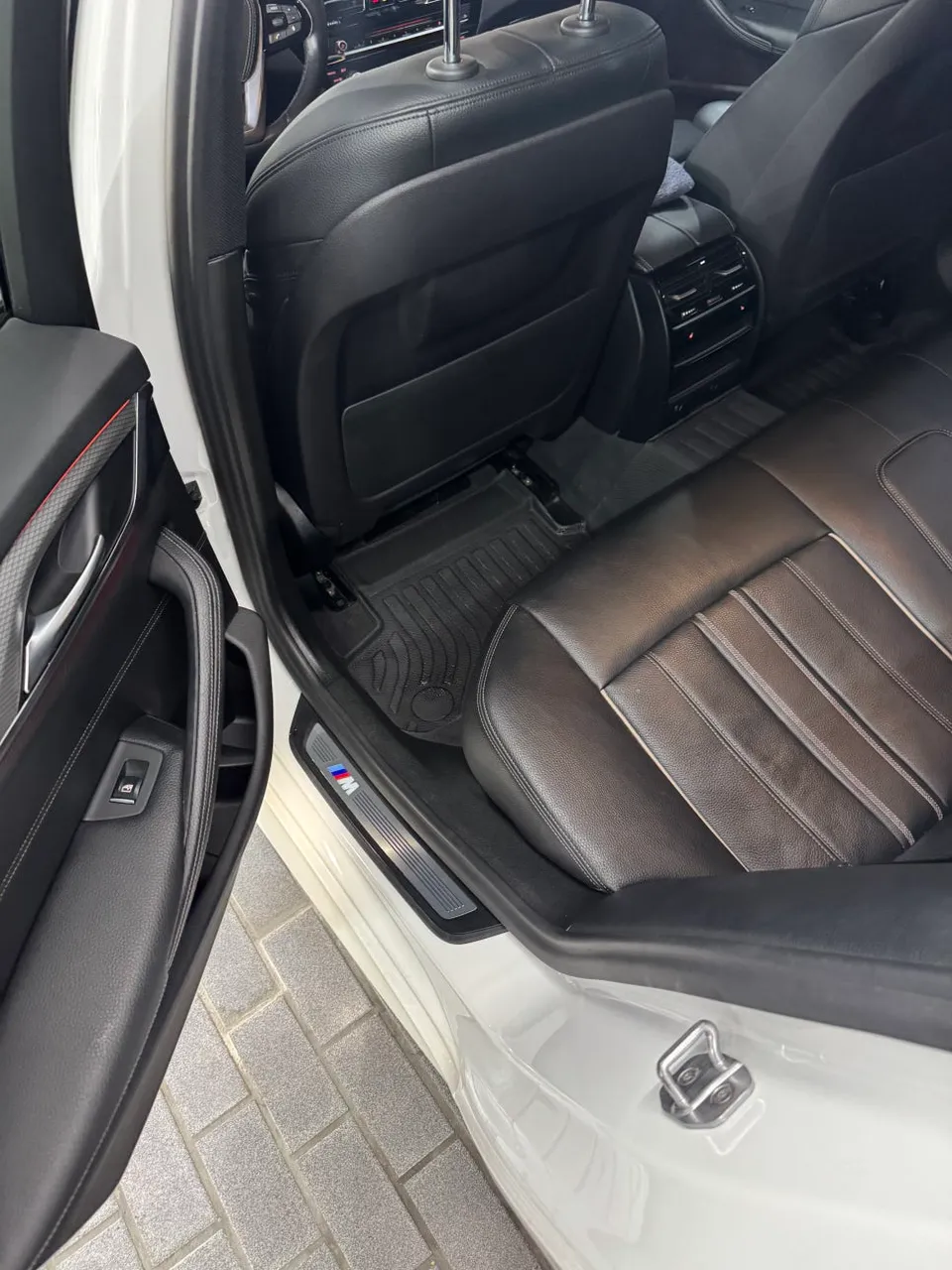 BMW 5 Seriesのガラスコーティング事例|韓国での施工例 施工写真 1-2