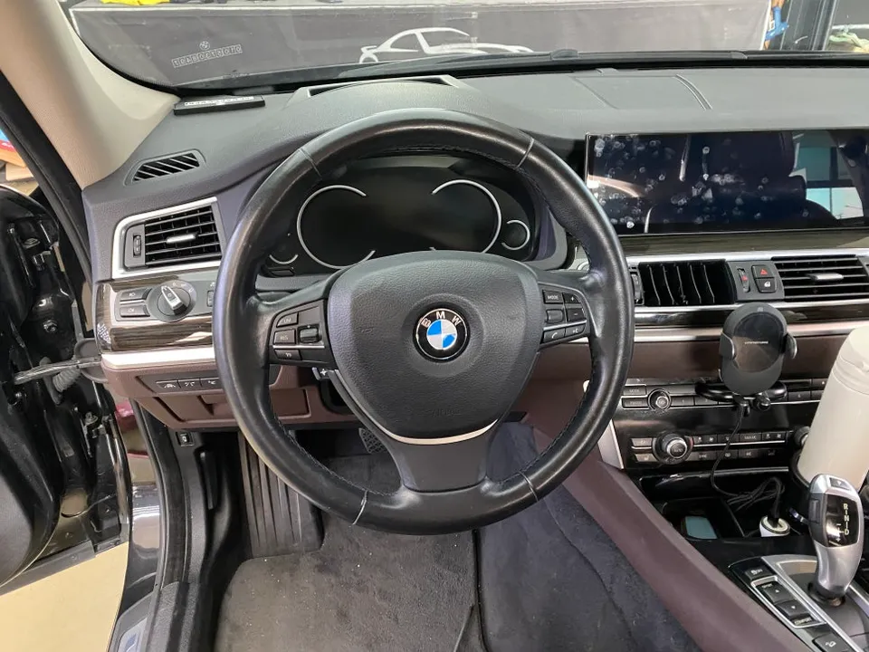 BMW 5GT M Steering Wheel Customization Review photo 2