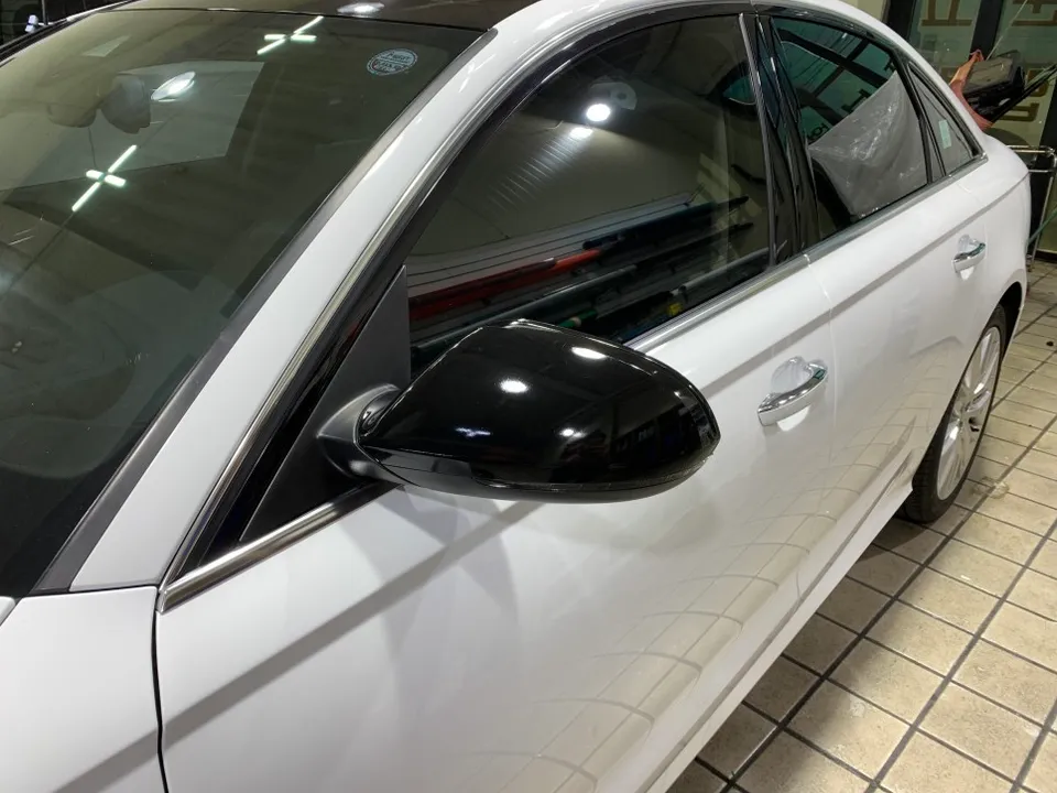 Audi A6のカーラッピング事例 施工写真 2-2