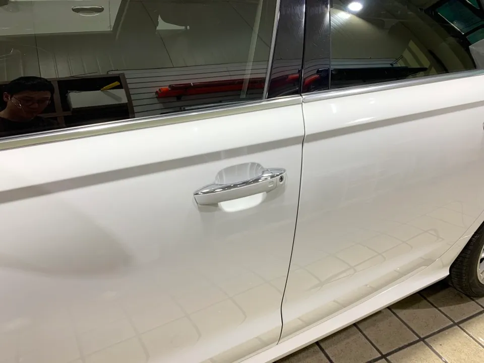 Audi A6のカーラッピング事例 施工写真 3-2