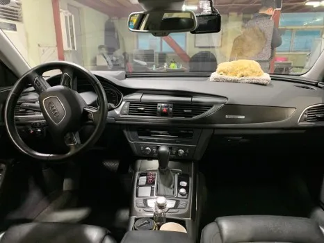 Audi A6のカーラッピング事例 施工写真 4-2