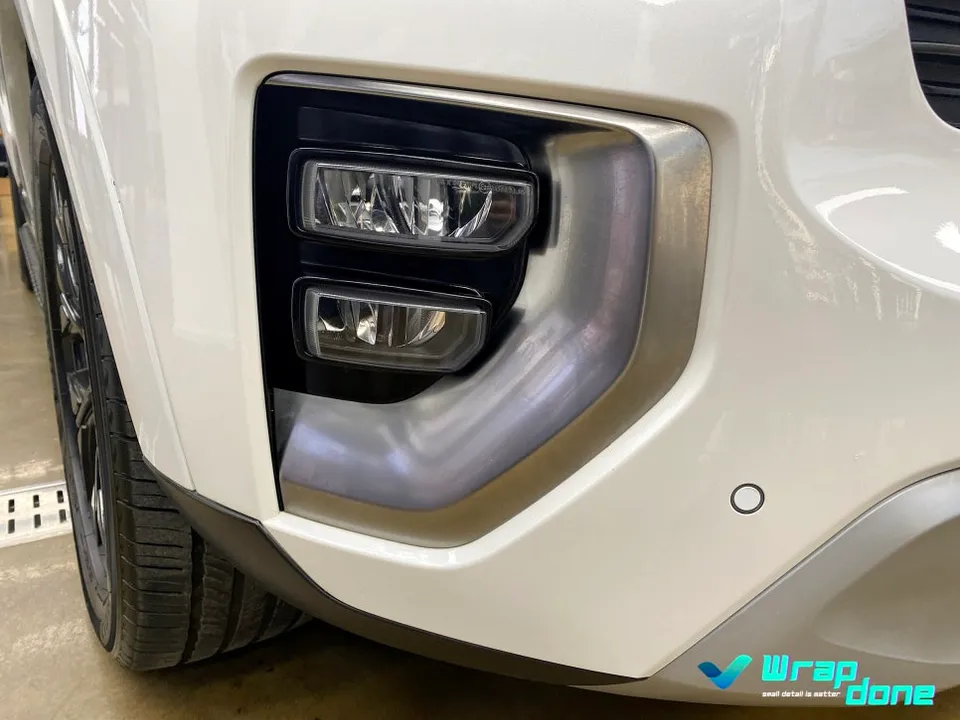Kia Mohaveのカーラッピング事例 施工写真 2-2
