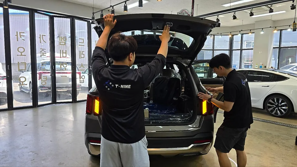Kia Sorento 4th Genのカーフィルム施工事例 施工写真 1-2