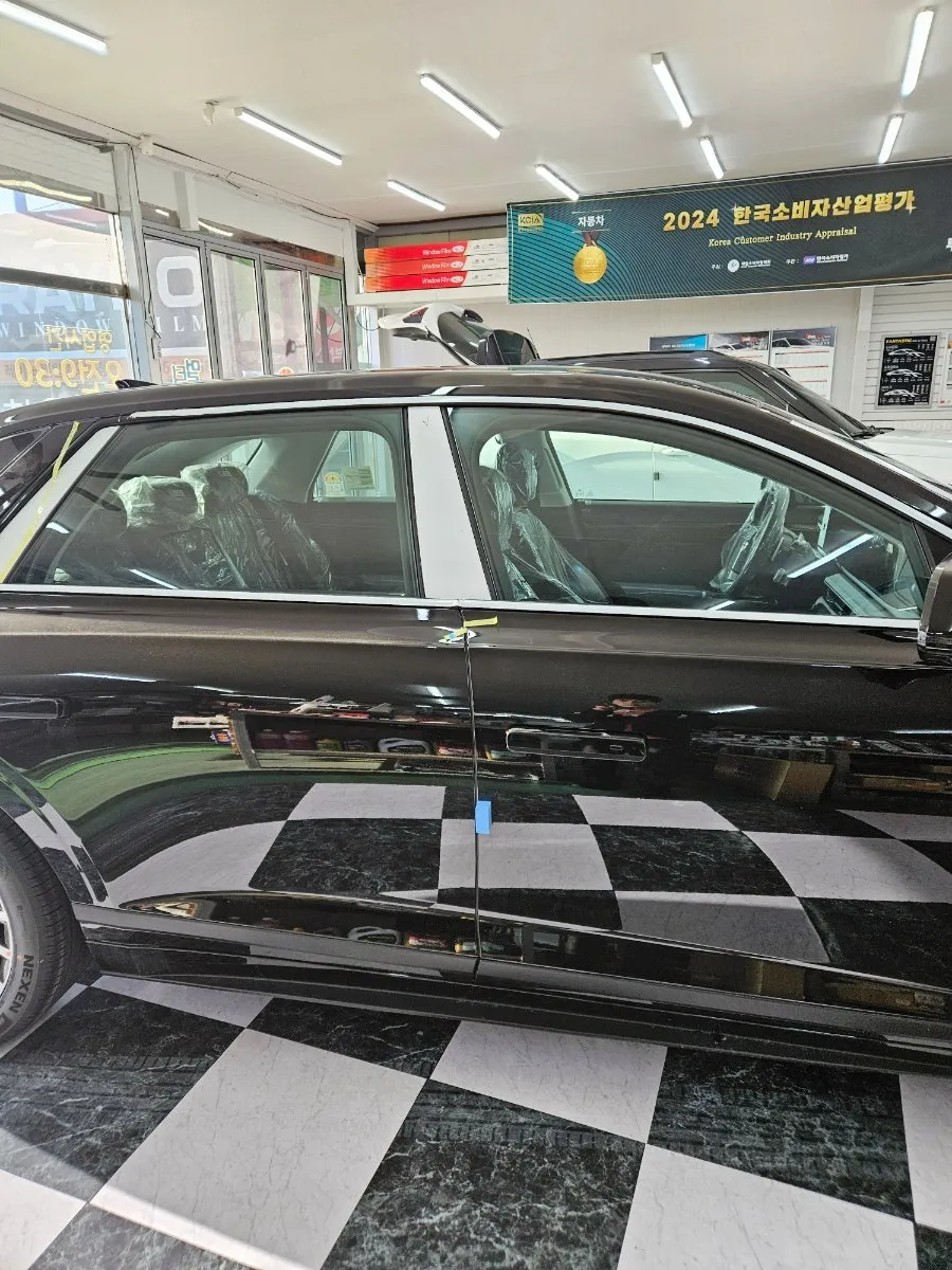 Hyundai Azeraのカーフィルム施工事例 施工写真 6