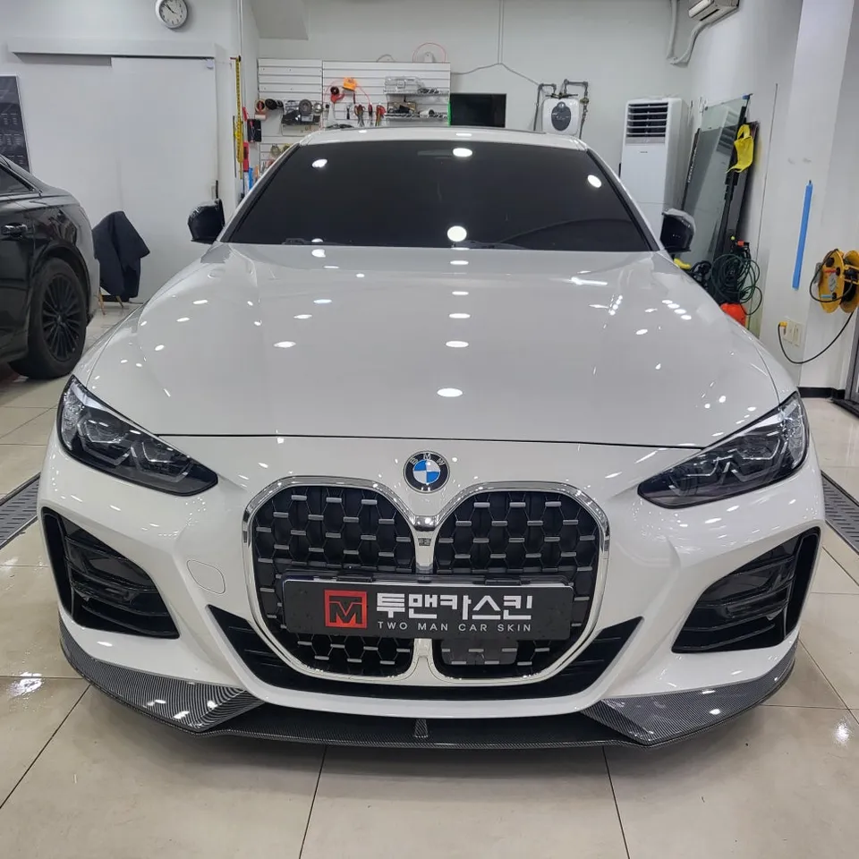 BMW 4 Seriesのカーラッピング事例｜サテンブラック 施工写真 1-1